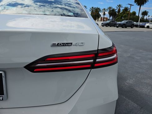 New 2026 BMW i5 eDrive40 w/ Convenience Package RWD image 35