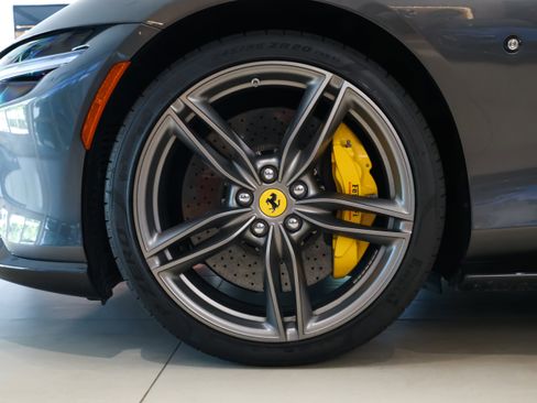 Used 2025 Ferrari Roma Spider RWD image 35