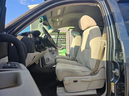 Used 2008 Chevrolet Silverado 2500 LT w/ 1LT Convenience Package image 13