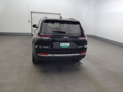 Used 2023 Jeep Grand Cherokee Laredo w/ Luxury Tech Group I AWD/4WD image 6