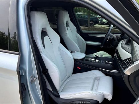 Used 2016 BMW X5 M image 8