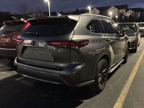 Certified 2025 Toyota Highlander Limited image 6