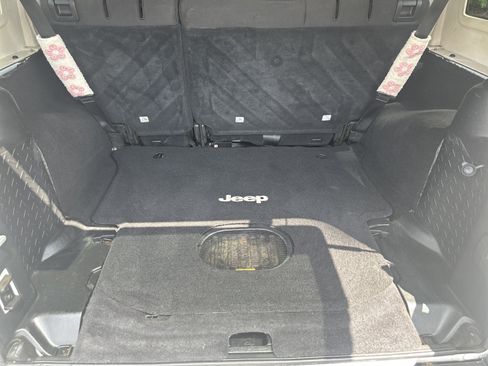 Used 2015 Jeep Wrangler Unlimited Sport w/ Quick Order Package 24S AWD/4WD image 23