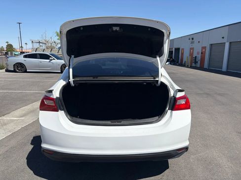 Used 2018 Chevrolet Malibu LT FWD image 9