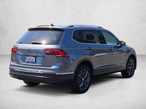 Used 2022 Volkswagen Tiguan SE AWD/4WD image 6