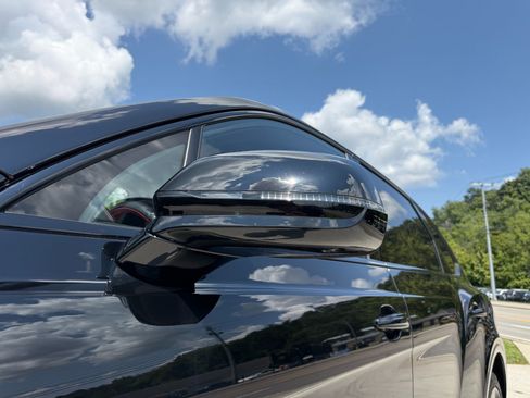 Used 2018 Bentley Bentayga AWD/4WD image 41