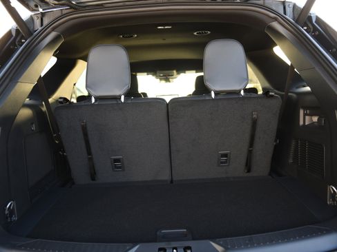 New 2026 Ford Explorer ST-Line w/ ST-Line Street Pack image 12