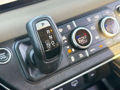 Used 2021 Land Rover Defender 110 SE image 29