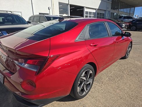 Used 2023 Hyundai Elantra SEL w/ Convenience Package image 4