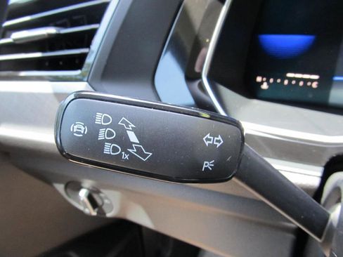 Used 2022 Volkswagen Jetta SE image 52