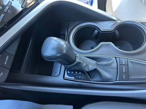 Used 2023 Toyota Camry SE image 30