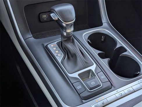 Certified 2024 Kia Carnival LX image 30