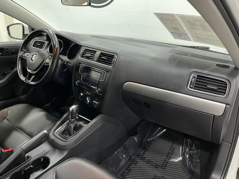 Used 2018 Volkswagen Jetta SE image 19