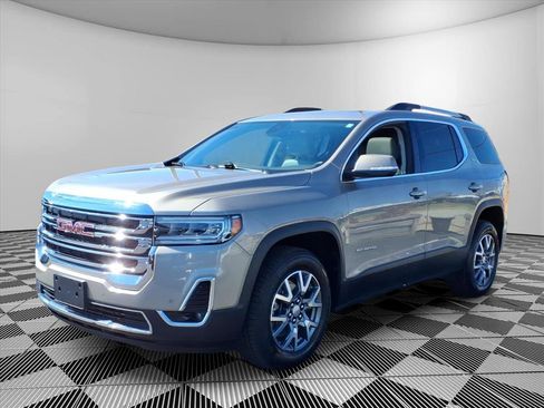 Used 2022 GMC Acadia SLT w/ Preferred Package image 3