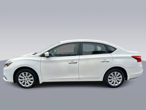Used 2017 Nissan Sentra S image 6