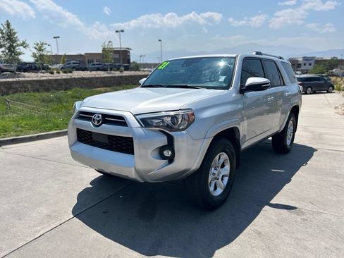 Used 2021 Toyota 4Runner SR5 Premium w/ Moonroof Package AWD/4WD image 3
