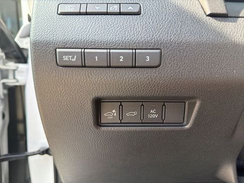 Used 2025 Lexus GX 550 AWD/4WD image 7