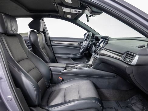 Used 2018 Honda Accord Sport image 27