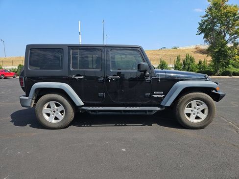 Used 2016 Jeep Wrangler Unlimited Sport w/ Quick Order Package 24S AWD/4WD image 6