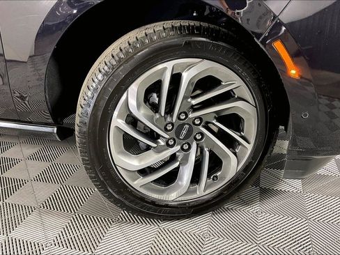 Used 2025 Lincoln Navigator Reserve AWD/4WD image 11