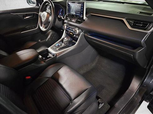 Used 2020 Toyota RAV4 XSE image 21