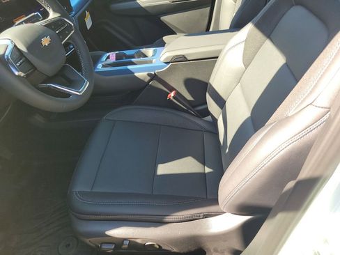 New 2026 Chevrolet Equinox EV LT image 18