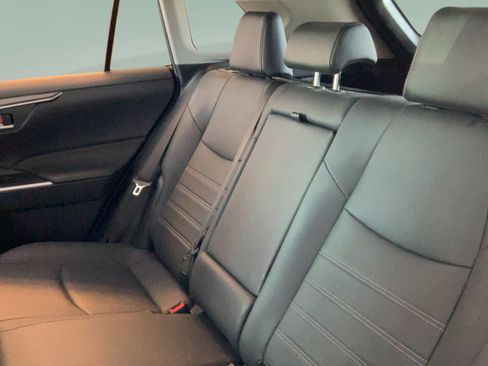 Certified 2021 Toyota RAV4 XLE Premium AWD/4WD image 31