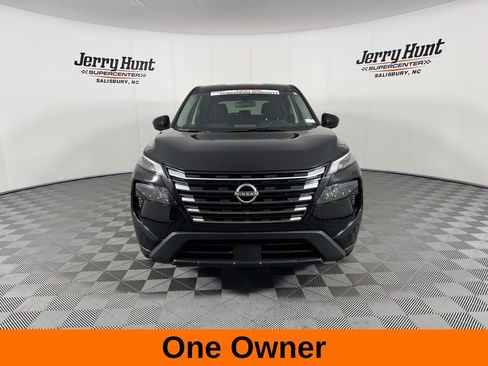 Used 2025 Nissan Rogue SV image 5