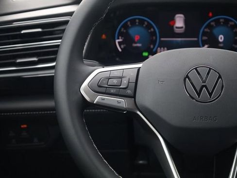 New 2026 Volkswagen Atlas Cross Sport SE image 9