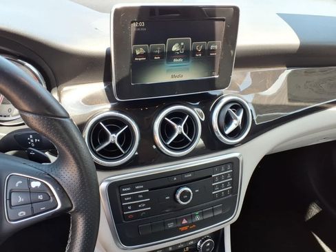 Used 2016 Mercedes-Benz CLA 250 image 22