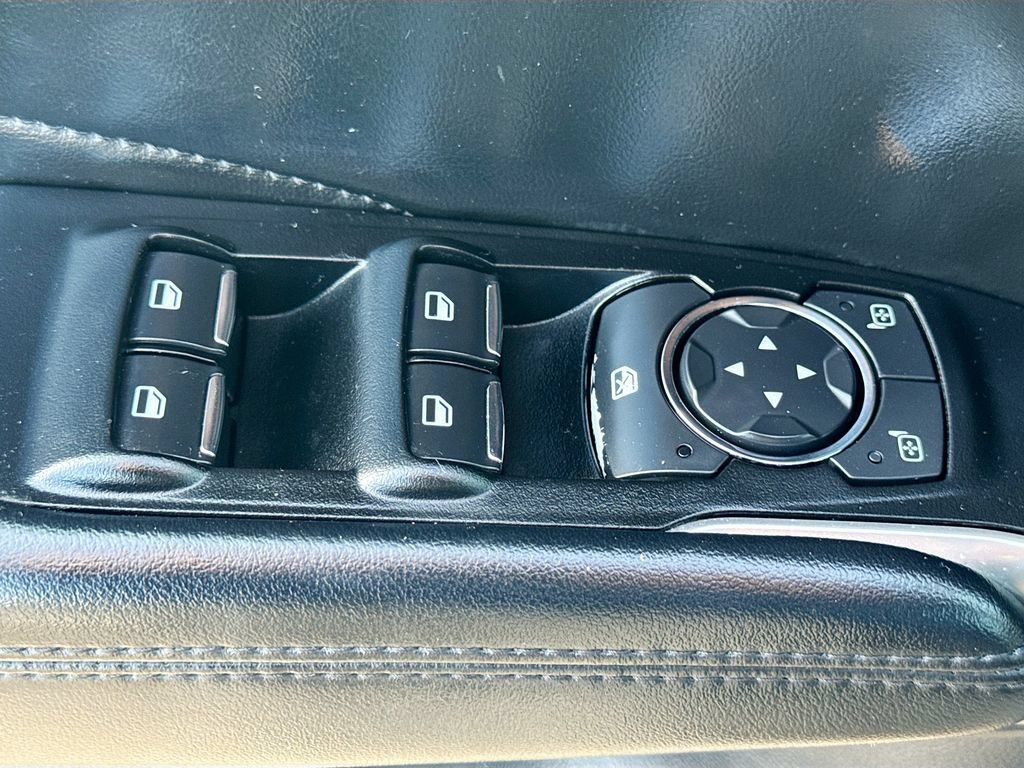 Used 2019 Lincoln MKC Premiere FWD image 18