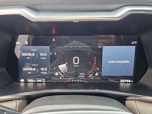 Used 2024 GMC Canyon Denali image 12