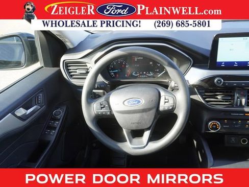 Used 2021 Ford Escape SE image 13