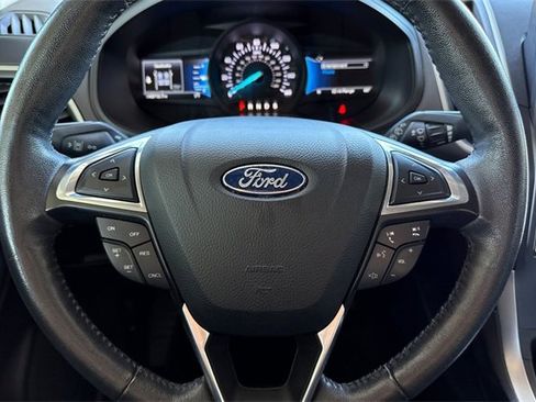 Used 2022 Ford Edge SEL image 29