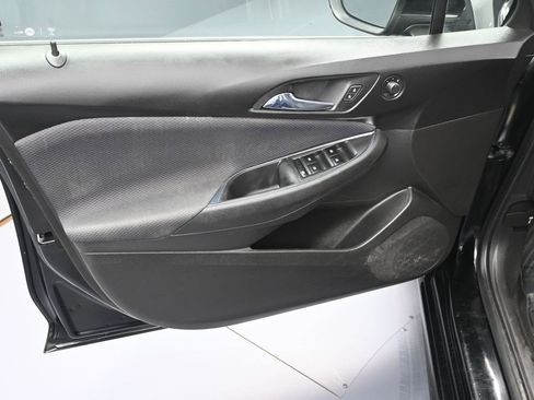 Used 2018 Chevrolet Cruze LT w/ Convenience Package image 10