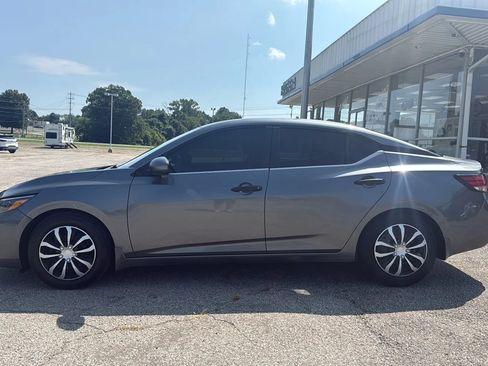 Used 2025 Nissan Sentra S FWD image 2