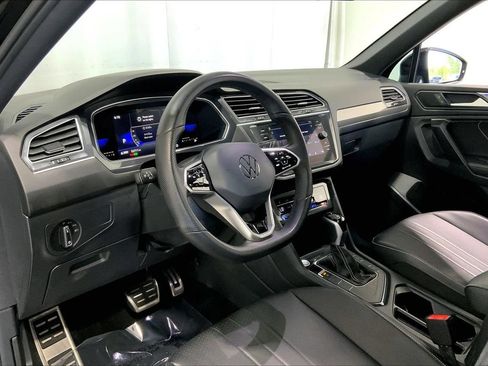 Used 2024 Volkswagen Tiguan SE R-Line FWD image 14