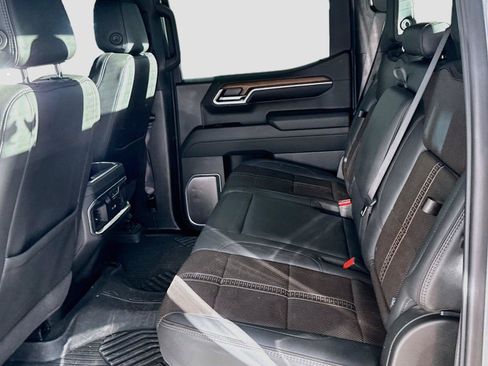 Used 2024 Chevrolet Silverado 1500 High Country w/ Technology Package AWD/4WD image 5