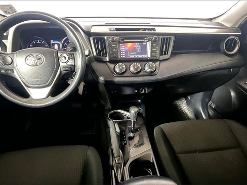 Used 2018 Toyota RAV4 LE image 11