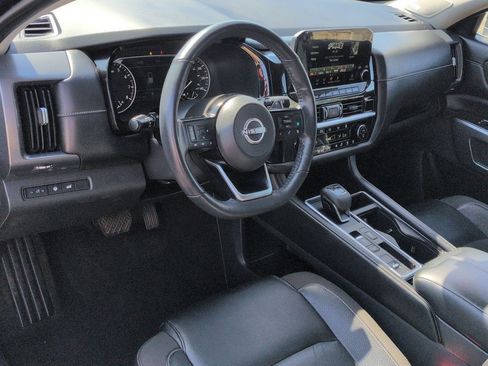 Certified 2022 Nissan Pathfinder SL w/ SL Premium Package FWD image 10