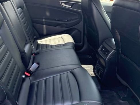 Used 2019 Ford Edge SEL w/ Equipment Group 201A FWD image 6