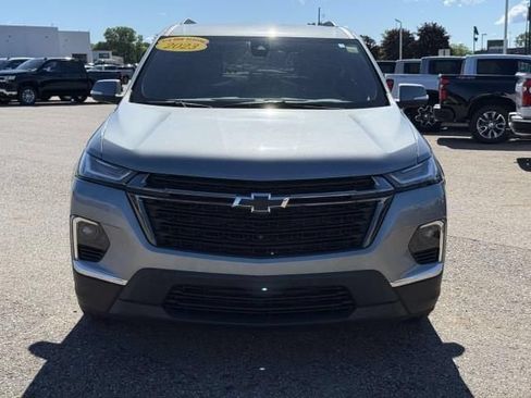 Used 2023 Chevrolet Traverse LT FWD image 3