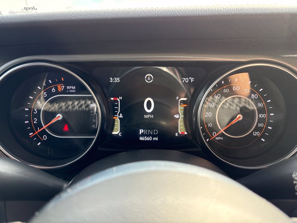 Used 2022 Jeep Wrangler Unlimited Sahara w/ Dual Top Group AWD/4WD image 28