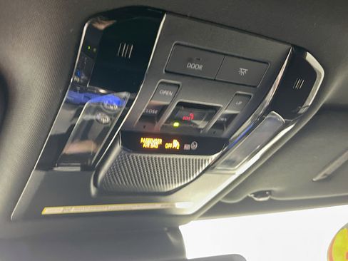 Used 2024 Lexus GX 550 w/ Accessory Package (2T) AWD/4WD image 22