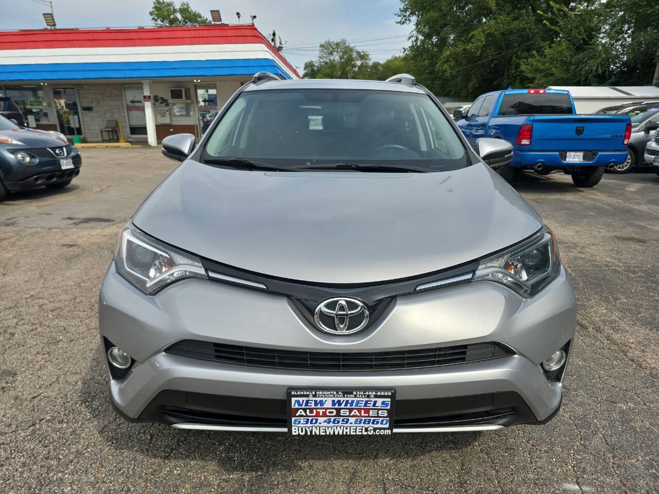 Used 2016 Toyota RAV4 XLE AWD/4WD image 4