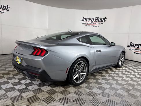 Used 2024 Ford Mustang Premium image 5