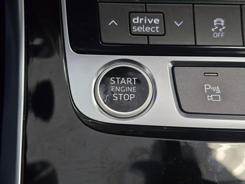 Used 2025 Audi Q7 3.0T Premium Plus image 43