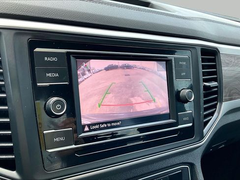 Used 2022 Volkswagen Atlas Cross Sport SE FWD image 26