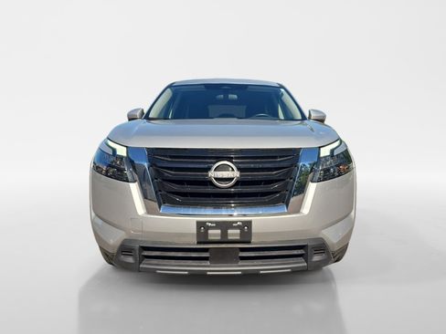 Used 2025 Nissan Pathfinder SV AWD/4WD image 9