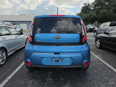 Used 2015 Kia Soul + w/ Audio Package FWD image 4